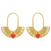 DAPHNE earrings gold A classic yet elegant pair of earrings from PYTHIA SS24